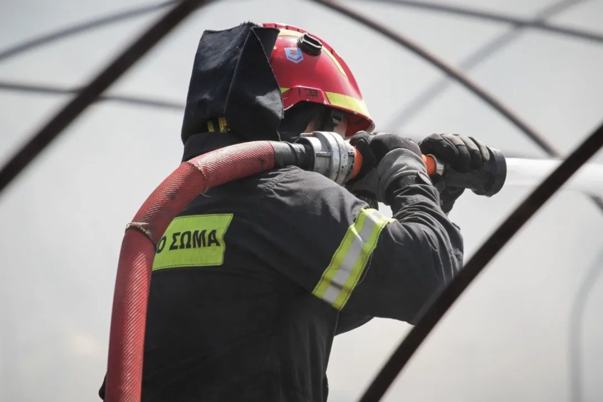 Εύβοια: Πυρκαγιά σε υπαίθριο χώρο επιχείρησης