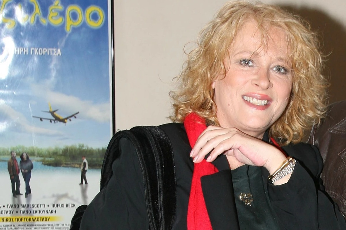 Η Νόρα Βαλσάμη – Η μάχη για επιβίωση και η ζωή της στη Σύρο «Παίρνω 500 ευρώ, δε φτάνουν ούτε για νερά»