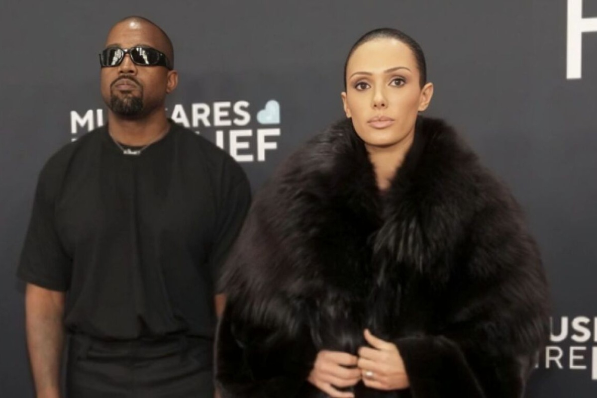 Ο Kanye West ανέβασε γυμνή φωτογραφία της Bianca Censori – «Είμαι περήφανος για τη γυναίκα μου»