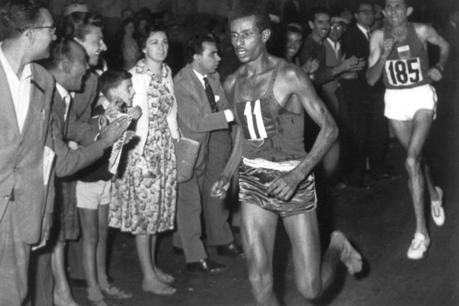 Σαν σήμερα: Ο ξυπόλητος μαραθώνιος που έγραψε ιστορία