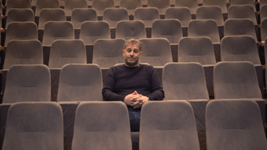 Αλέξανδρος Μπουρδούμης: Κατά βάθος κρύβω κι εγώ έναν σκύλο μέσα μου