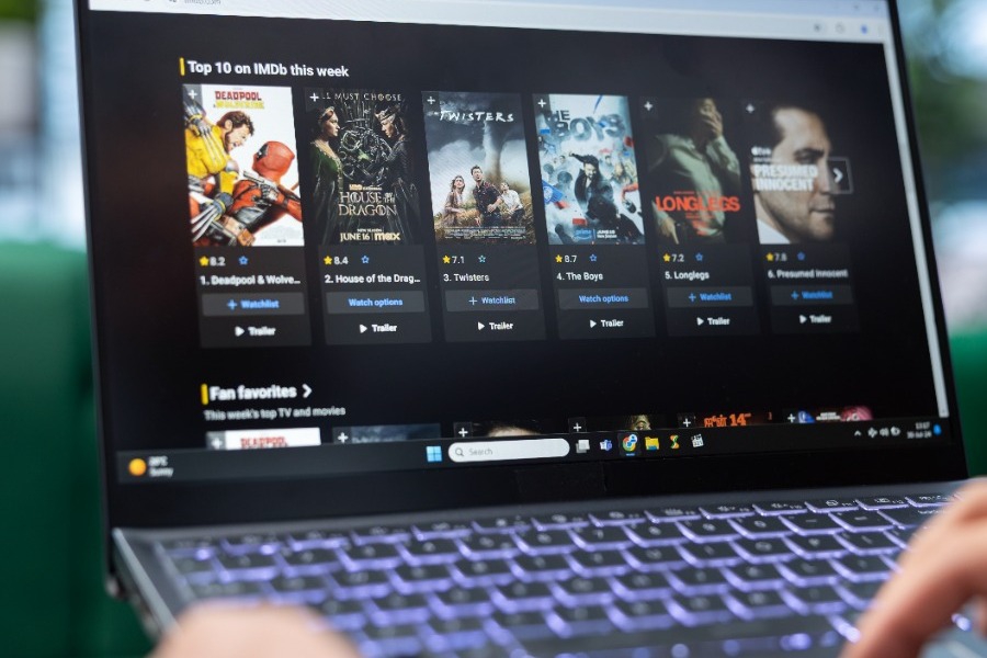 Το Netflix εξαγοράζει τη Warner Bros. και την HBO σε συμφωνία ‑ μαμούθ