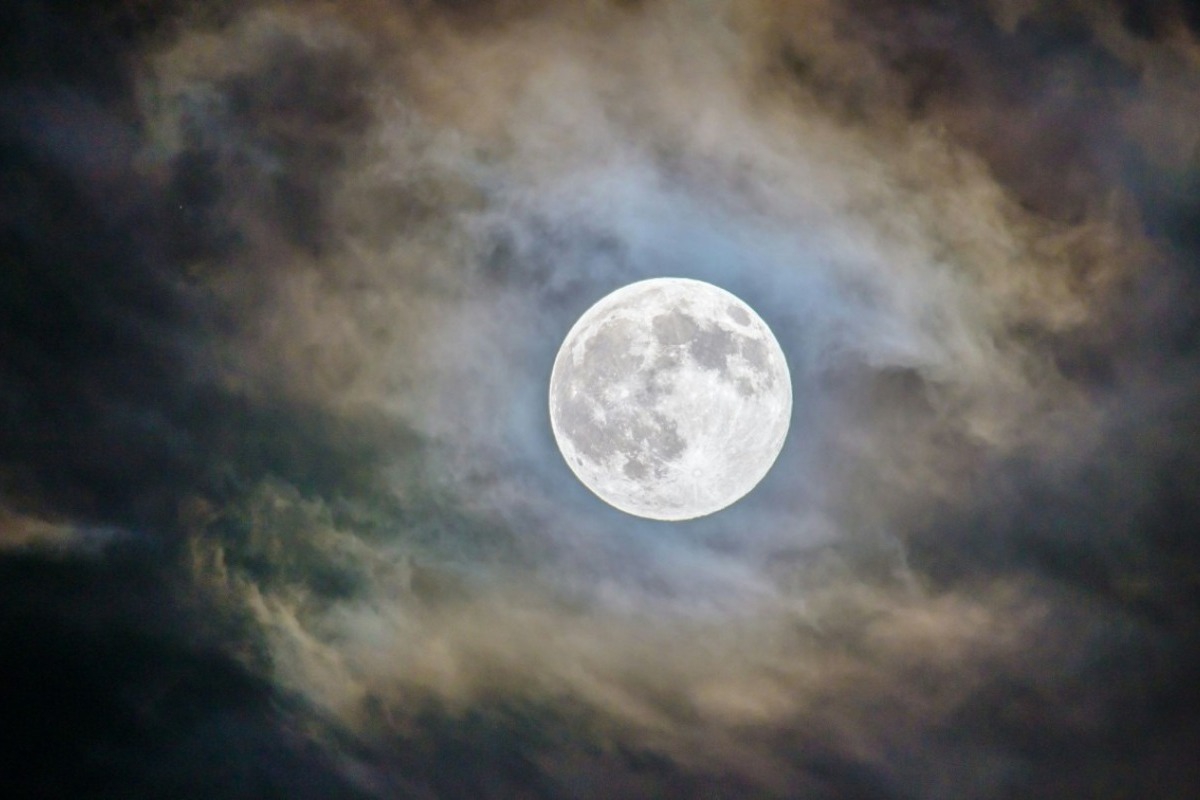 Πανσέληνος Νοεμβρίου: Απόψε θα φωτίσει το νυχτερινό ουρανό ‑ Γιατί λέγεται «Φεγγάρι του Κάστορα»