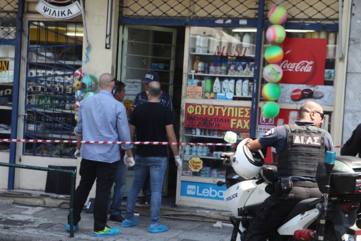 «Χειροπέδες» σε δύο 18χρονους και σε έναν 14χρονο ‑ Λήστεψαν ψιλικατζίδικο με την απειλή μαχαιριού
