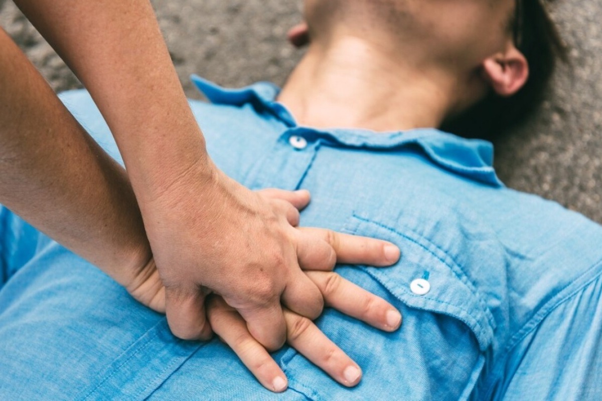 Συγκλονιστικό: 16χρονη στην Κατερίνη έκανε ΚΑΡΠΑ στον πατέρα της που έπαθε ανακοπή και με την βοήθεια του ΕΚΑΒ τον έσωσε