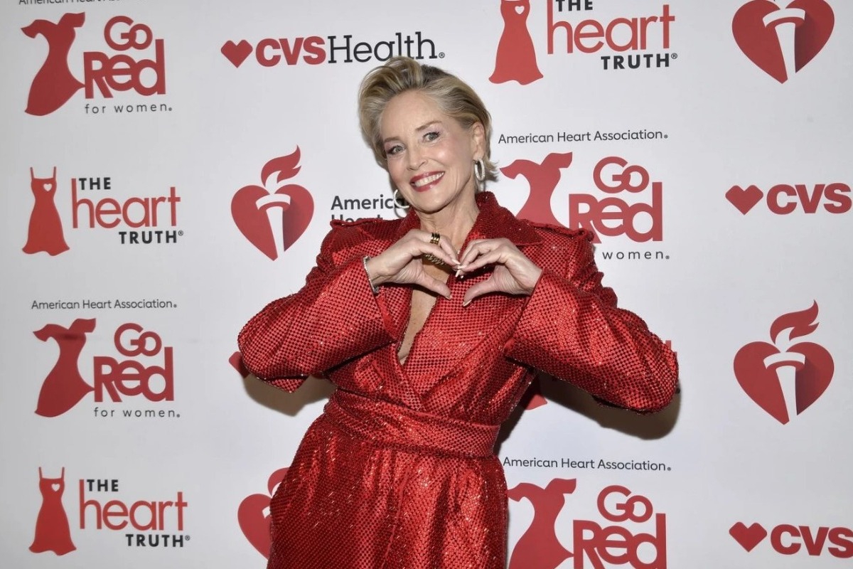 Sharon Stone: Ο αισθητικός της έδωσε σημαντικές συμβουλές για τις ώριμες επιδερμίδες