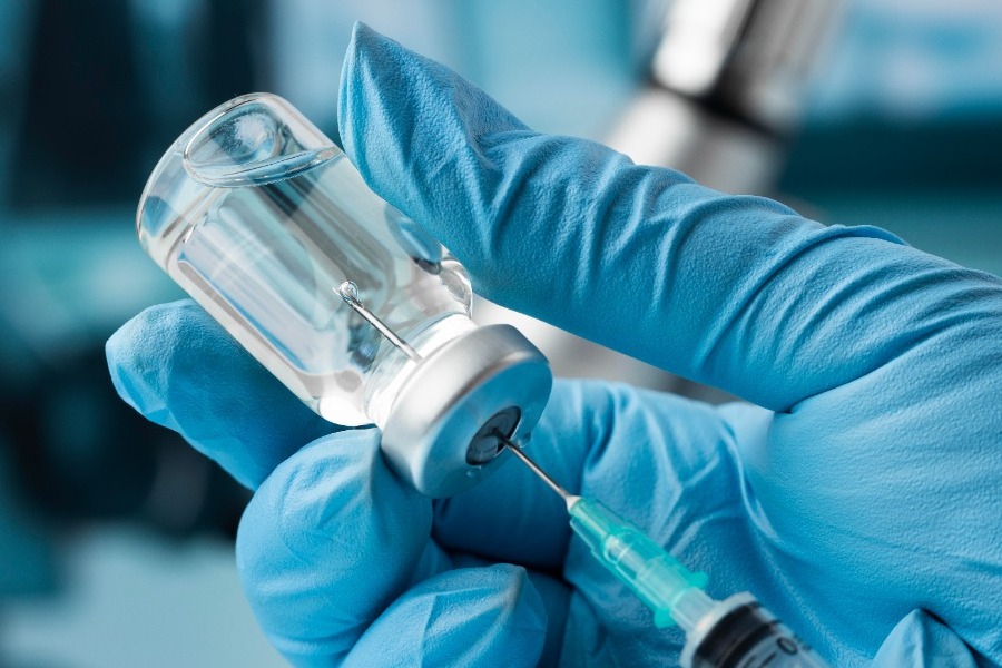 Σε έξαρση στα κρούσματα γρίπης και κορονοϊού – Τι ισχύει για τα εμβόλια