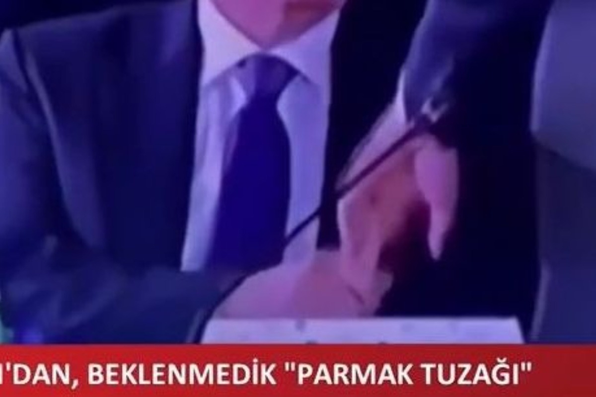 Παιχνίδια εξουσίας στα Τίρανα: Το μπρα ντε φερ Ερντογάν με Μακρόν ‑ Έσφιξε το δάχτυλο για πολλή ώρα
