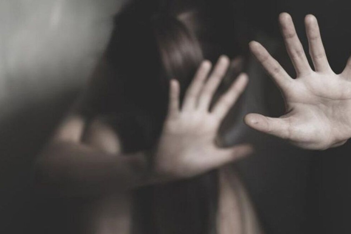 Αλιμος: Ανδρας επιτίθεται και παρενοχλεί γυναίκες – «Με φίλησε στο στόμα και με χούφτωσε» λέει ένα από τα θύματά του