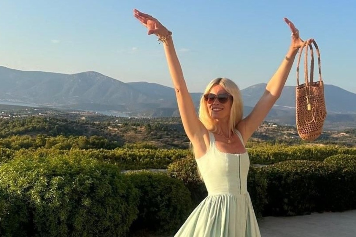 Claudia Schiffer: Έγινε 55 ετών και το γιορτάζει στην Ελλάδα