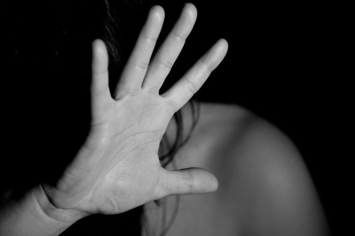 Τι υποστηρίζει ο δημοσιογράφος που κατηγορείται για ενδοοικογενειακή βiα: «Δεν είμαι κακοποιητής»