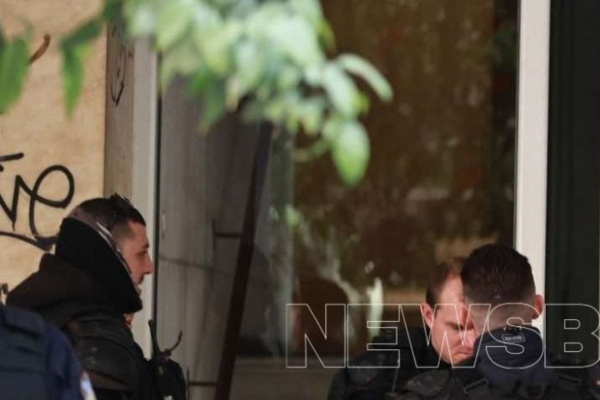 Εξάρχεια: Εντοπίστηκε ηλικιωμένος νεκρός σε διαμέρισμα ‑ Η κόρη του ισχυρίζεται ότι τον σκότωσε