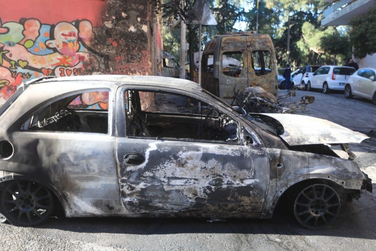 Έκαψαν αυτοκίνητο γνωστού ηθοποιού στη Νέα Σμύρνη