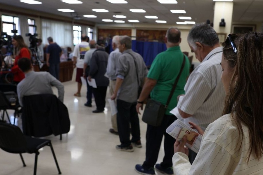 ΠΑΣΟΚ: Στο νήμα θα κριθεί ποιος από τους Δούκα και Γερουλάνο θα πάει στον β΄γύρο ‑ Προβάδισμα Γερουλάνου στην Αττική, 4ος ο Δούκας