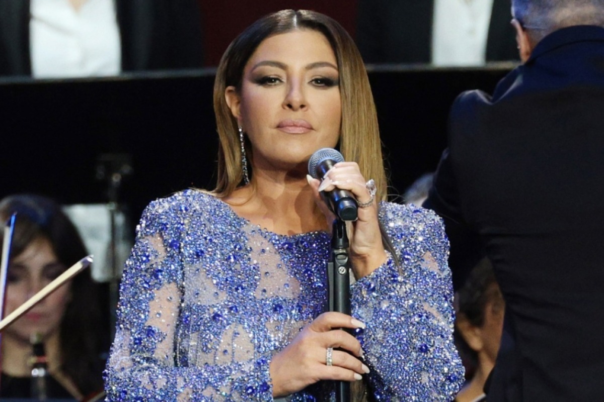 Έλενα Παπαρίζου: Παραμένει στο νοσοκομείο η τραγουδίστρια, οι νεότερες πληροφορίες για την υγεία της