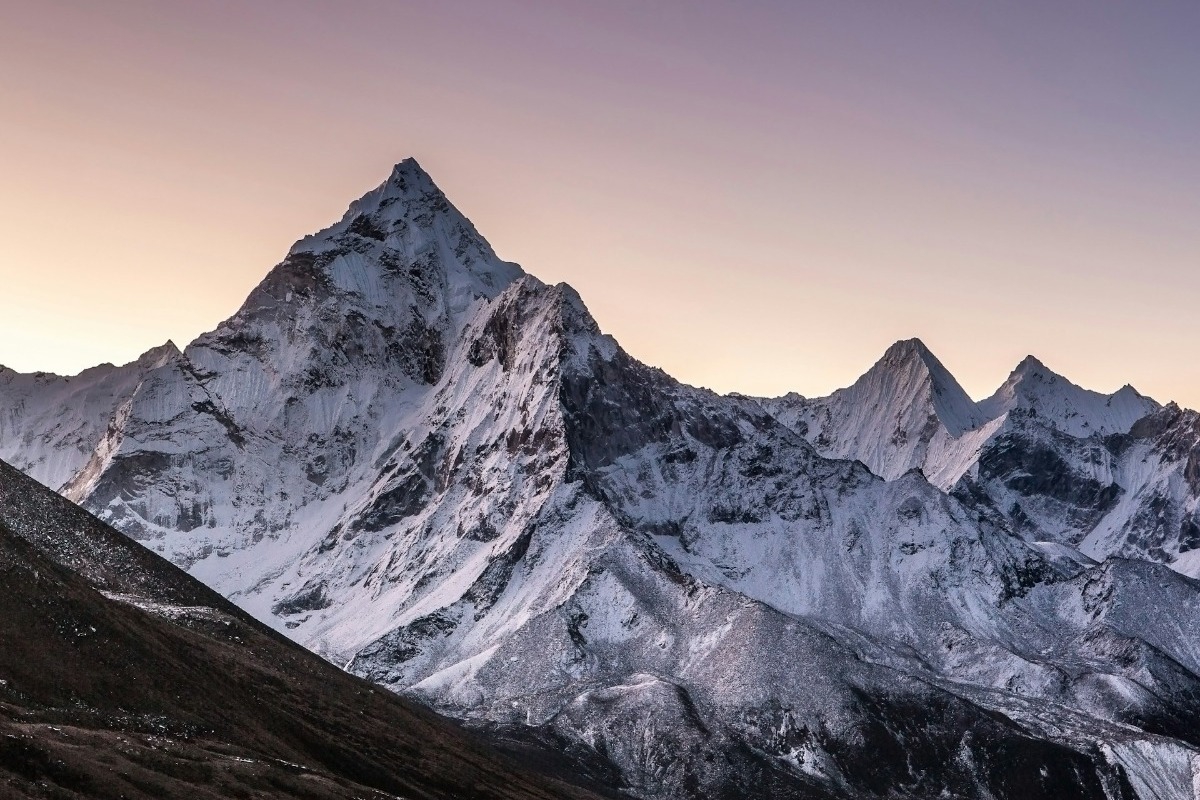Δεν είναι το Έβερεστ: Αυτό είναι στην πραγματικότητα το ψηλότερο βουνό του κόσμου