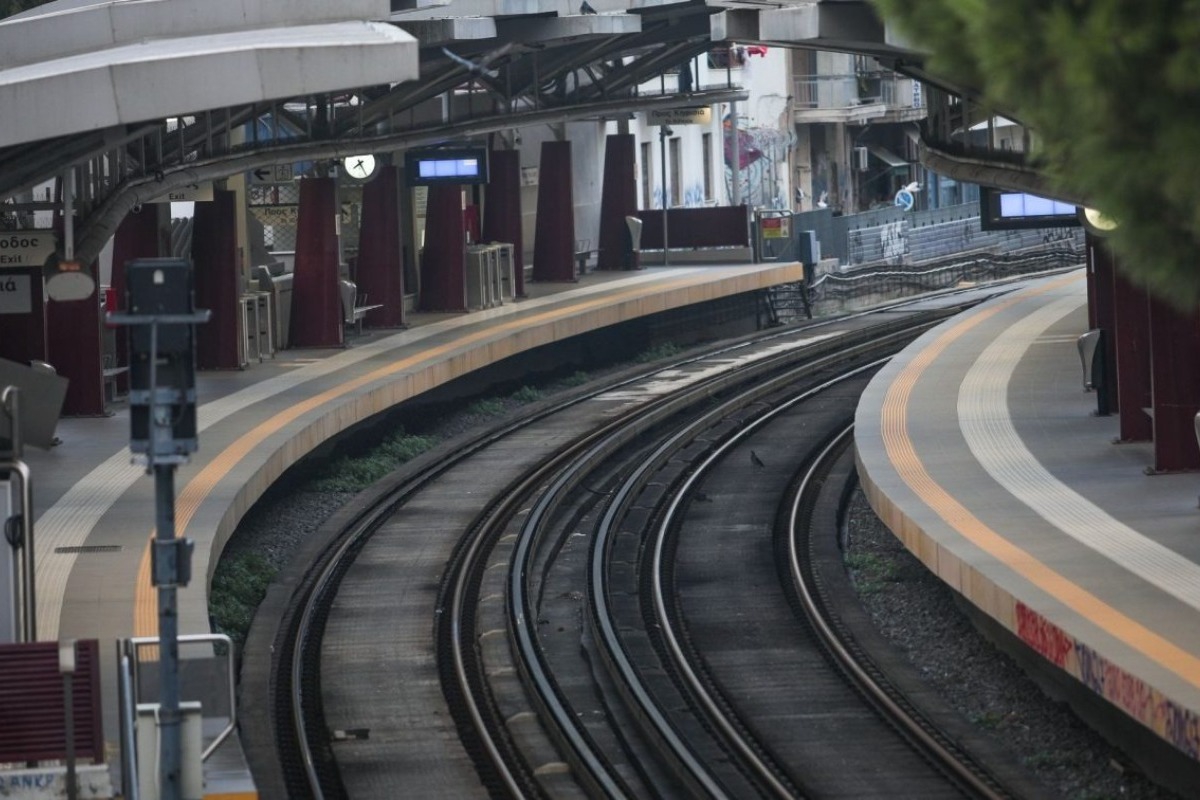 Λαχτάρα στον ΗΣΑΠ Νερατζιώτισσα: Επιβάτης κατέβασε το μοχλό για να σταματήσει το τρένο