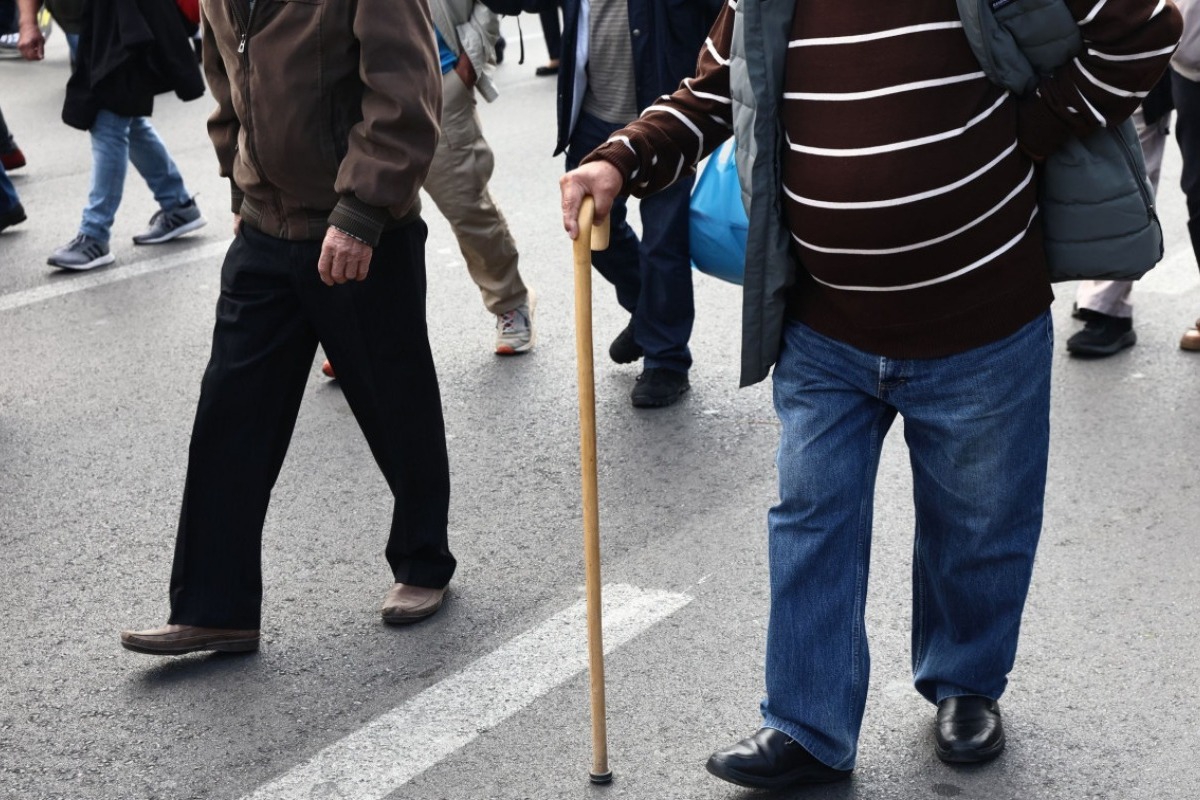 Αναδρομικά: Ξεκίνησε η καταβολή των «κομμένων» του μνημονίου ‑ Ποιοι θα τα πάρουν και με τόκο 6%