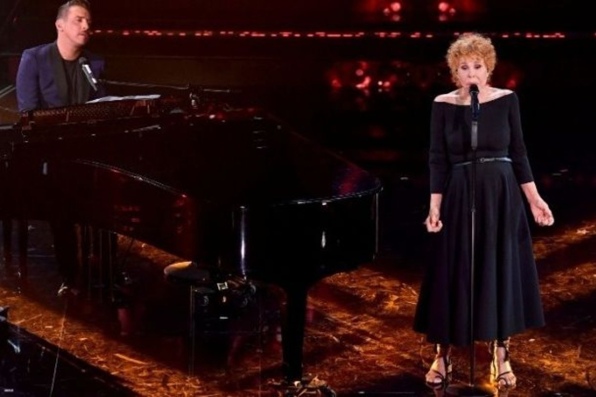 Πέθανε η θρυλική Ιταλίδα τραγουδίστρια Ορνέλα Βανόνι