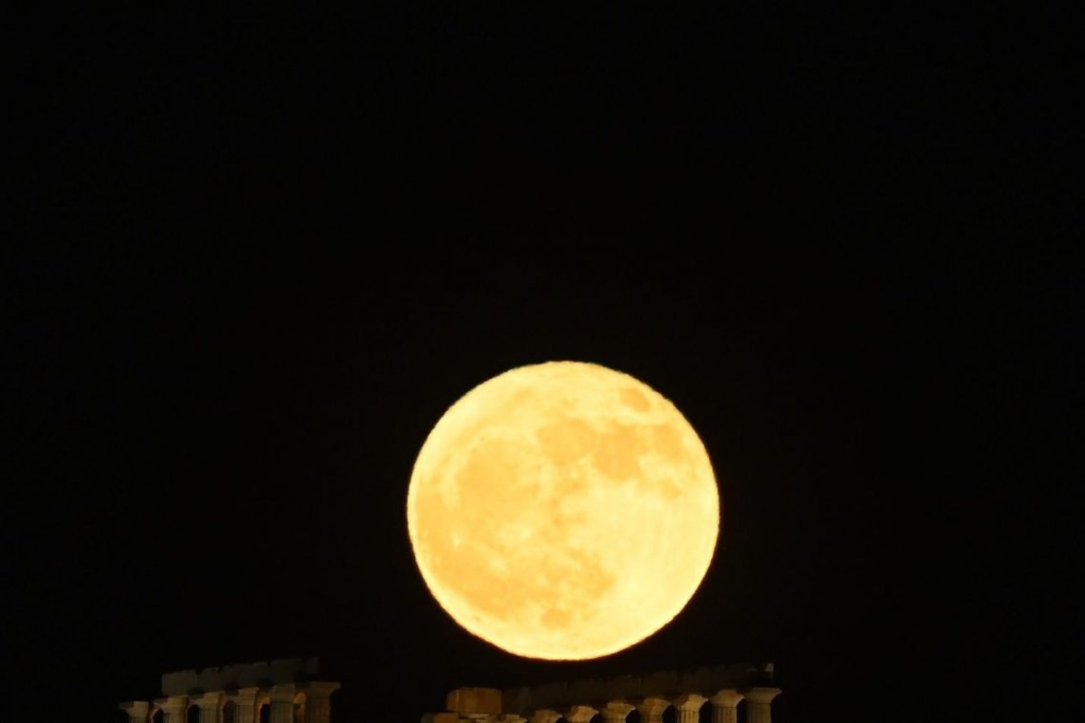 Πανσέληνος Ιουλίου 2025: Πότε θα δούμε το «Φεγγάρι του Κόκκινου Ελαφιού»