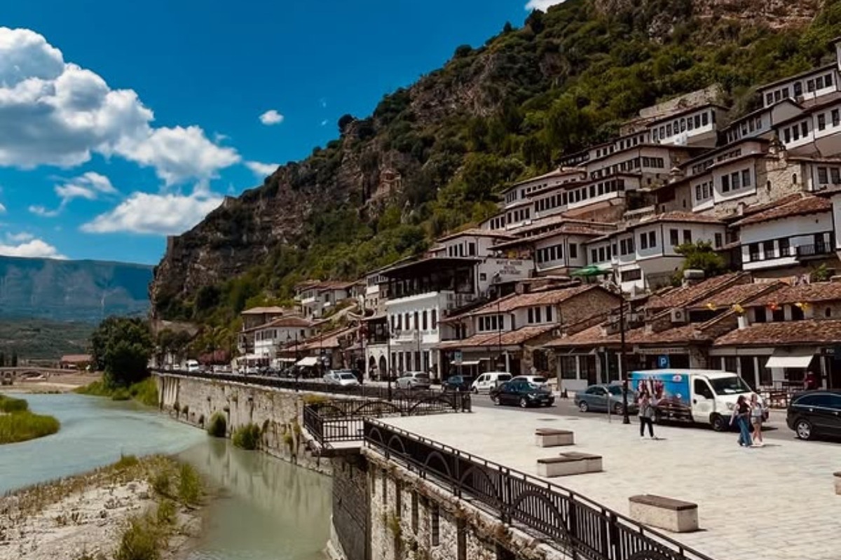 Διακοπές με 50€ τη βραδιά και θέα που κόβει την ανάσα – Πού; Στα Βαλκάνια!