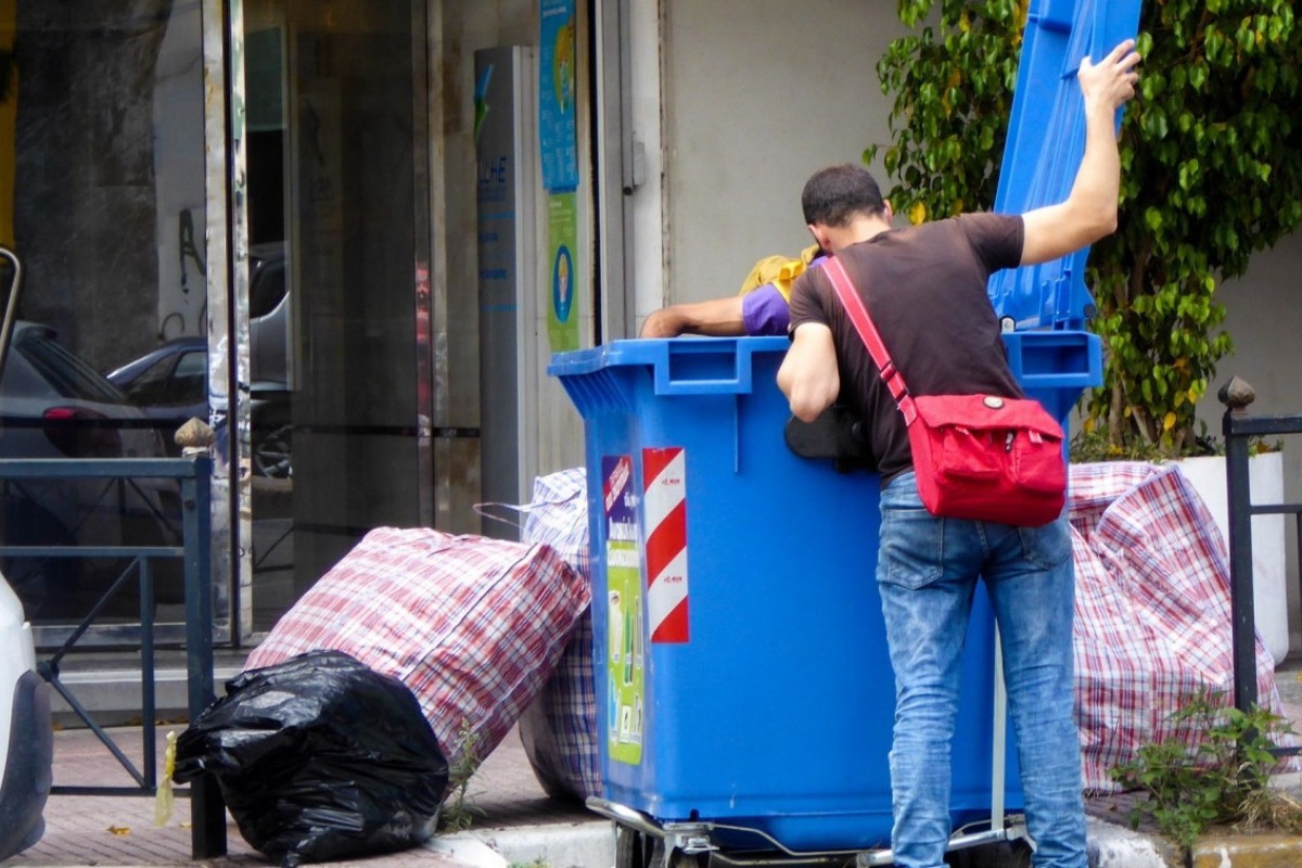 Γλυφάδα: Ανδρας εντοπίστηκε νεκρός μέσα σε κάδο ανακύκλωσης