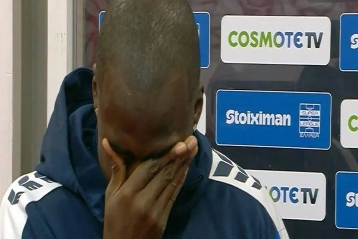 Συγκίνησε ο Ανδρέας Τεττέη: Ξέσπασε σε κλάματα on air κι αποχώρησε από συνέντευξη ‑ Βίντεο