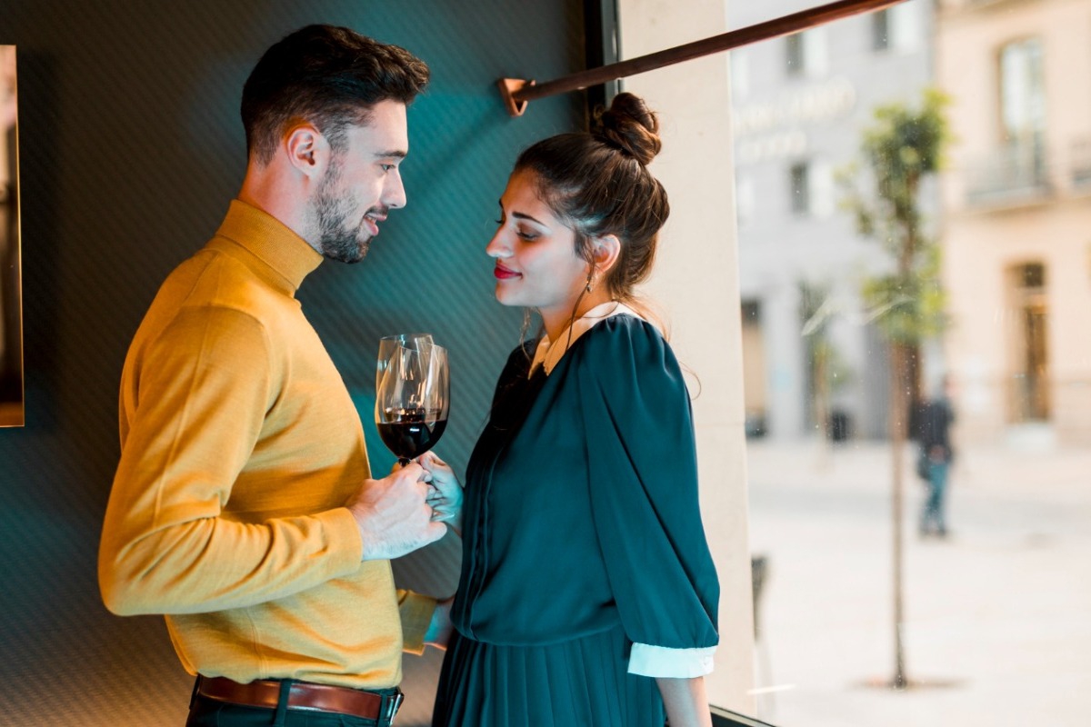 Οι ερωτήσεις που χαλαρώνουν την ατμόσφαιρα στο πρώτο ραντεβού