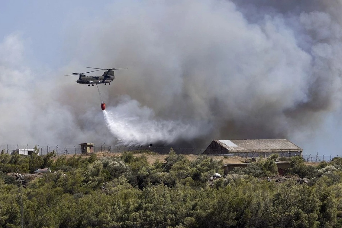 Δορυφορική εικόνα δείχνει τον καπνό από τη φωτιά στην Κερατέα να πλησιάζει την Κρήτη