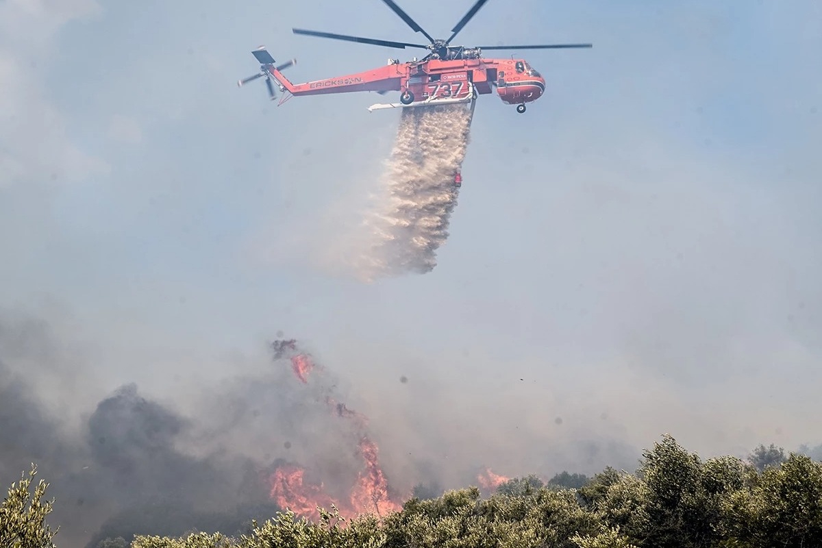 Φωτιά τώρα στον Όλυμπο – Καίει σε δύσβατη περιοχή