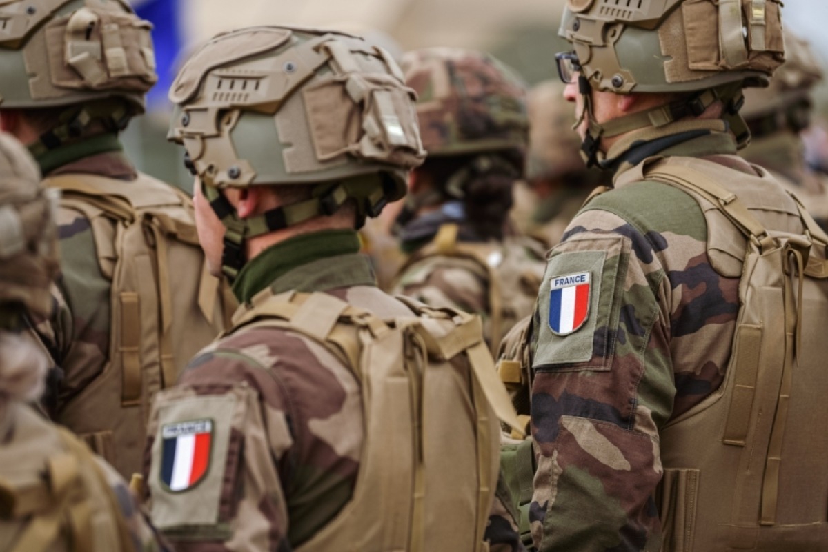 Η Γαλλία μαζεύει στρατό ‑ Τι θα ανακοινώσει σήμερα ο Μακρόν