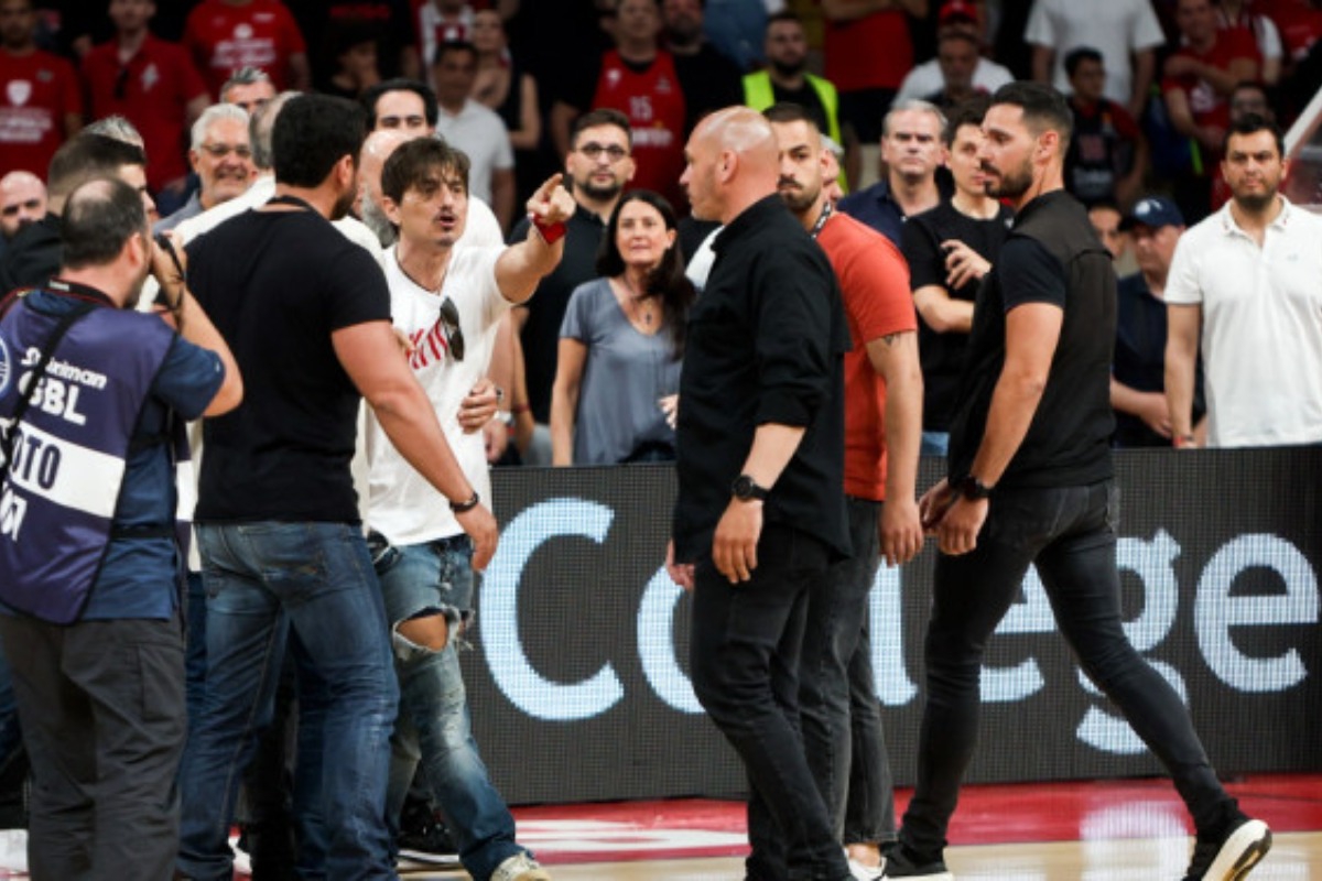 Σε μια κλωστή κρέμεται το πρωτάθλημα μπάσκετ ‑ Τα μέτρα που εξετάζει η κυβέρνηση