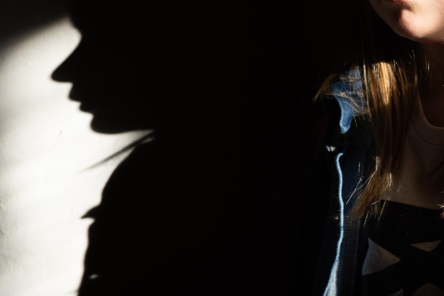 Σοκάρει η εικόνα της 40χρονης στο Κορωπί μετά τον ξυλοδαρμό της – «Τον αγαπώ, είμαστε μια κανονική οικογένεια»