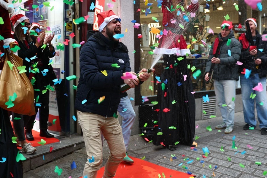 Από την τραγωδία στις σαμπάνιες: Χωριό στην Ισπανία που καταστράφηκε από τις πυρκαγιές κέρδισε 468 εκατ. ευρώ στο λαχείο