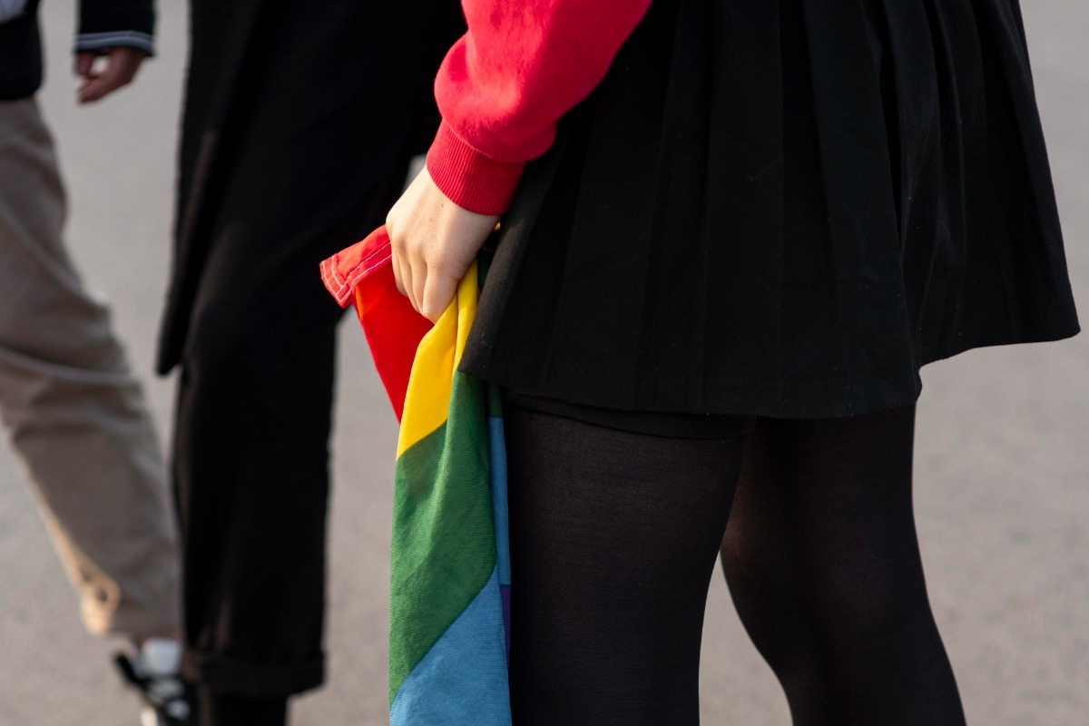 Αντί‑τρανς νόμος στο Τέξας: Ένοπλοι αστυνομικοί φρουρούν τις τουαλέτες μετά την απαγόρευση