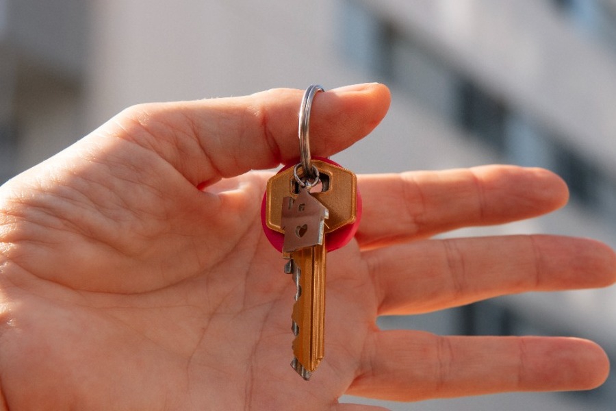 Νέες διευκρινίσεις για τους ιδιοκτήτες Airbnb: Πώς θα γλυτώσετε το πρόστιμο 5.000 ευρώ