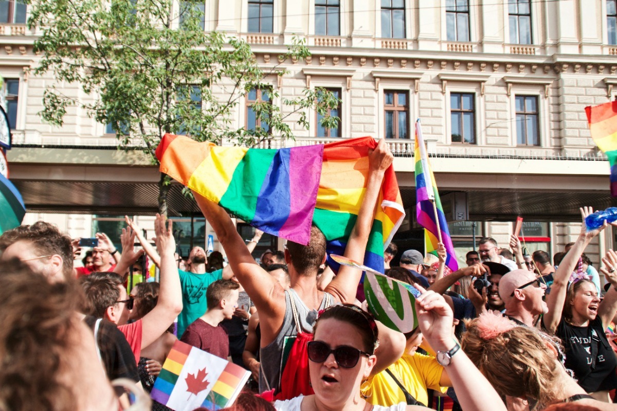 Αυτές είναι οι χώρες με τις μεγαλύτερες LGBT+ κοινότητες στον κόσμο