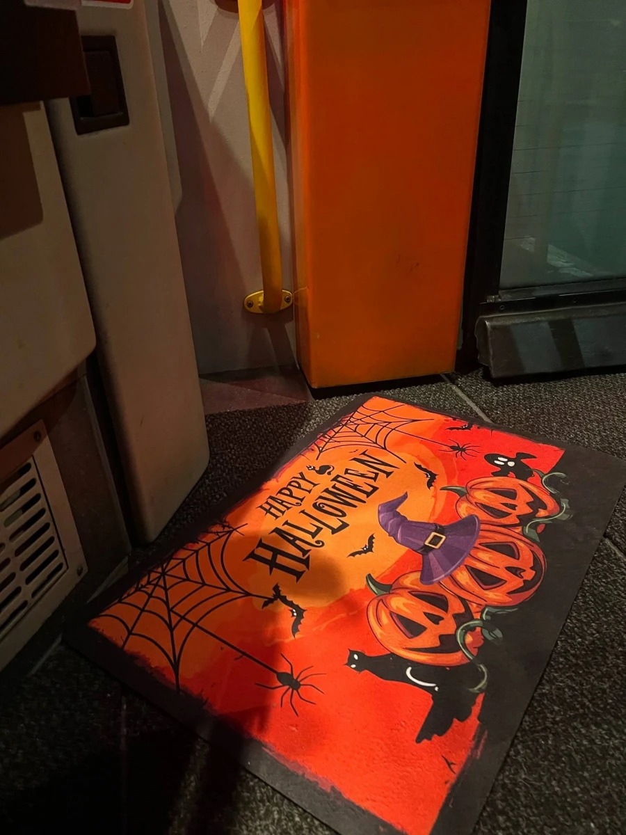 Halloween: Ένα λεωφορείο με...φαντάσματα κυκλοφορεί στους δρόμους της Θεσσαλονίκης