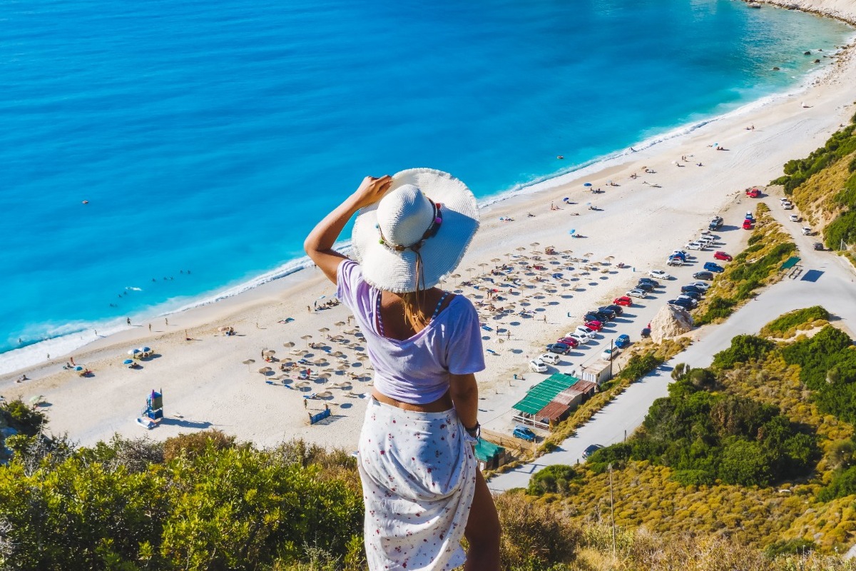 Eurostat: Ούτε μια εβδομάδα διακοπές δεν σηκώνει το πορτοφόλι των μισών Ελλήνων