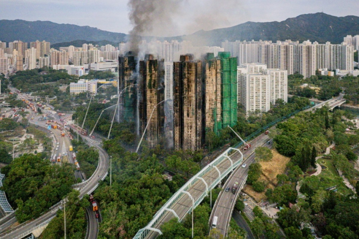 Στους 83 οι νεκροί από τη φωτιά στους ουρανοξύστες στο Χονγκ Κονγκ