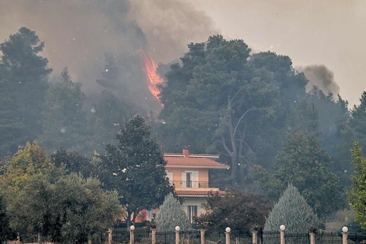 Φωτιά στην Ηλεία: Κάηκαν σπίτια