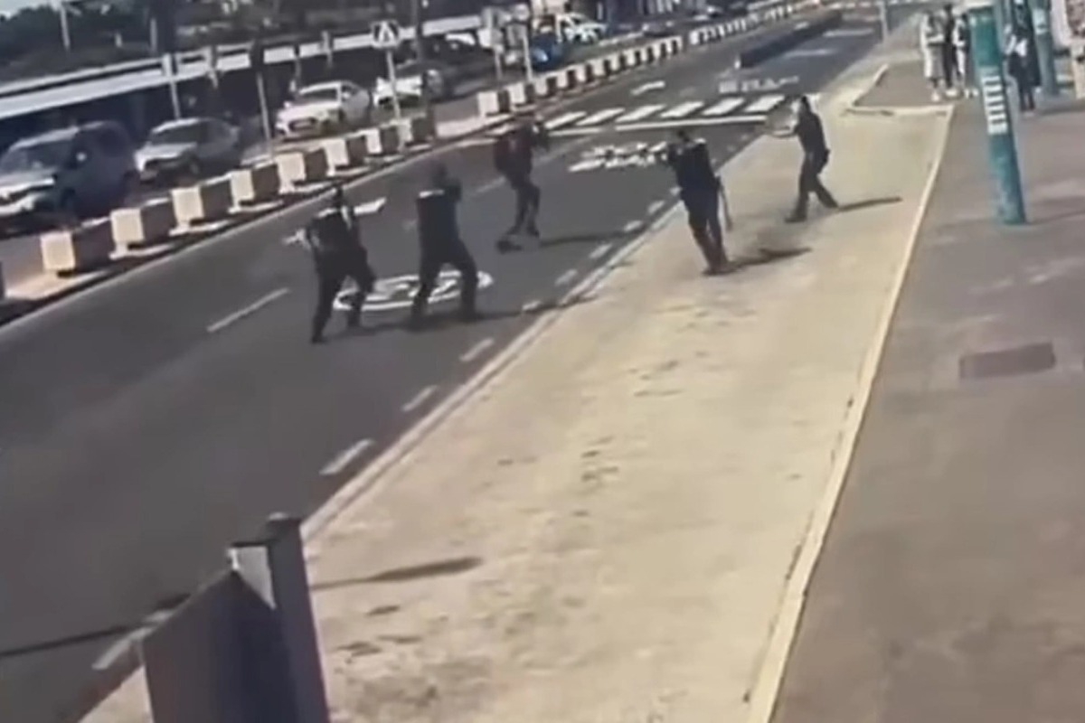 Η στιγμή που η ισπανική αστυνομία σκοτώνει 18χρονο στο αεροδρόμιο της Γκραν Κανάρια