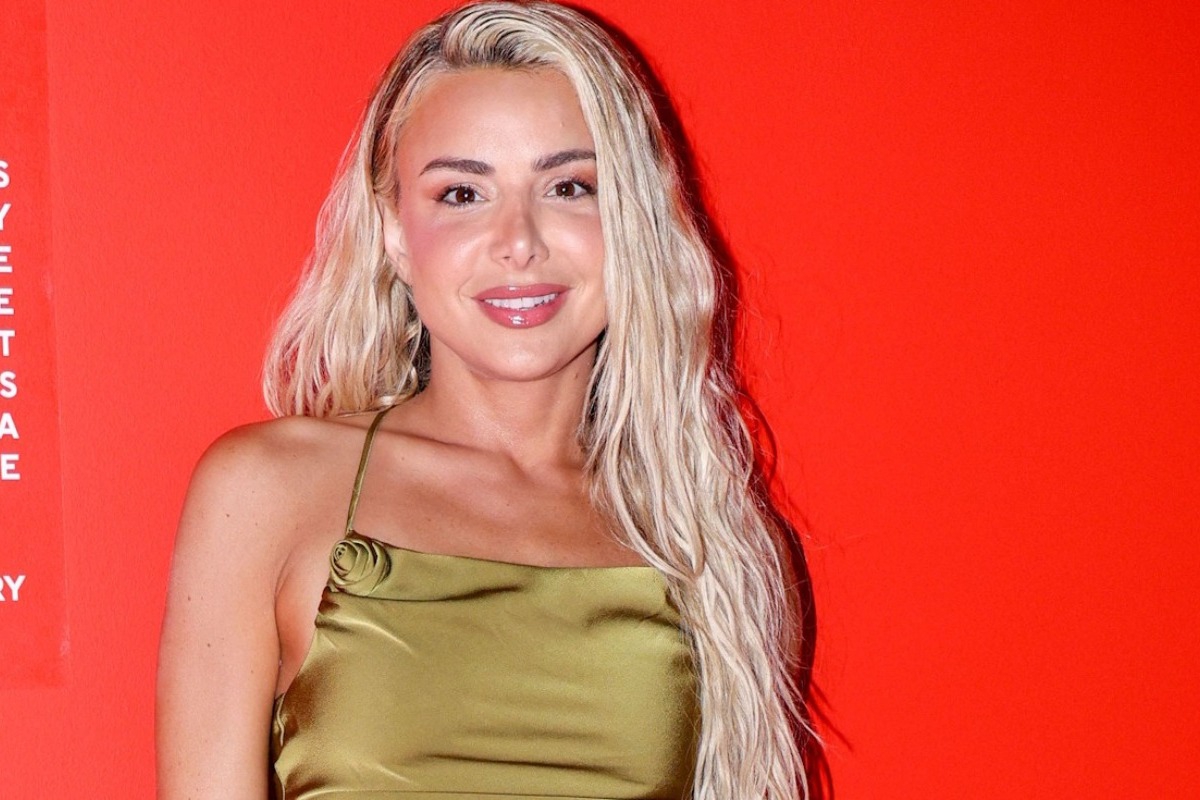 Φωτιά στη Μύκονο η Ζόζεφιν: Το μπικίνι που... δεν άφησε τίποτα κρυφό!