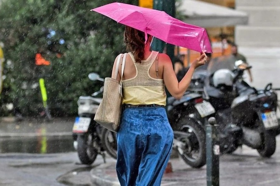 Αλλάζει το σκηνικό του καιρού: Πού θα «χτυπήσουν» βροχές και καταιγίδες τις επόμενες ώρες
