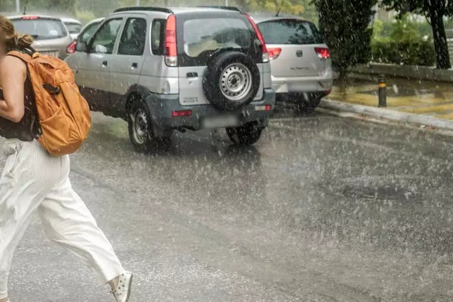 Καιρός αύριο: Τοπικές βροχές και πιθανώς καταιγίδες