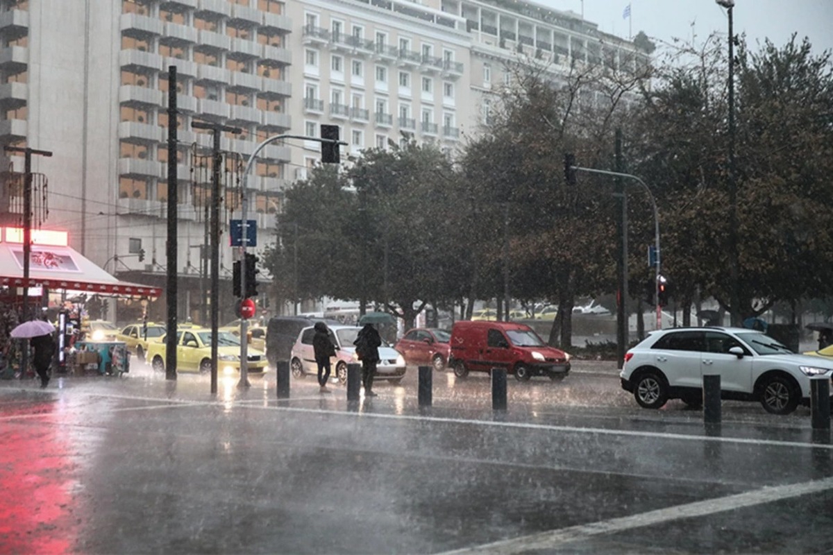 Κακοκαιρία Alexandros: 112 για επικίνδυνα φαινόμενα σε Θεσσαλία, Φθιώτιδα, Εύβοια, Σποράδες