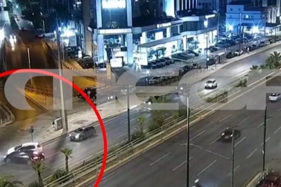 Λεωφόρος Συγγρού: Βίντεο με την καραμπόλα τριών αυτοκινήτων – Ένας σοβαρά τραυματίας