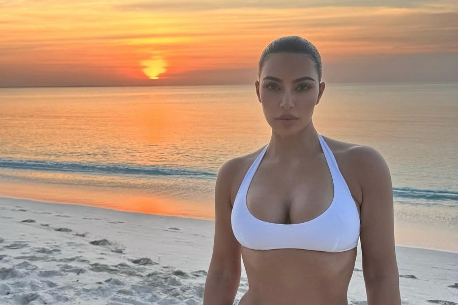 Στις Σπέτσες με θαλαμηγό η Kim Kardashian με την Kendall Jenner