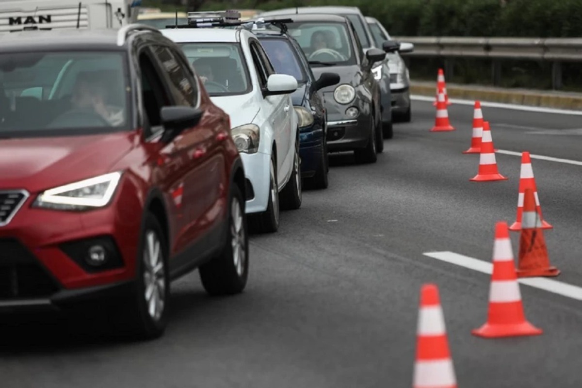 Έκτακτη διακοπή κυκλοφορίας στη Λεωφόρο Σπατών