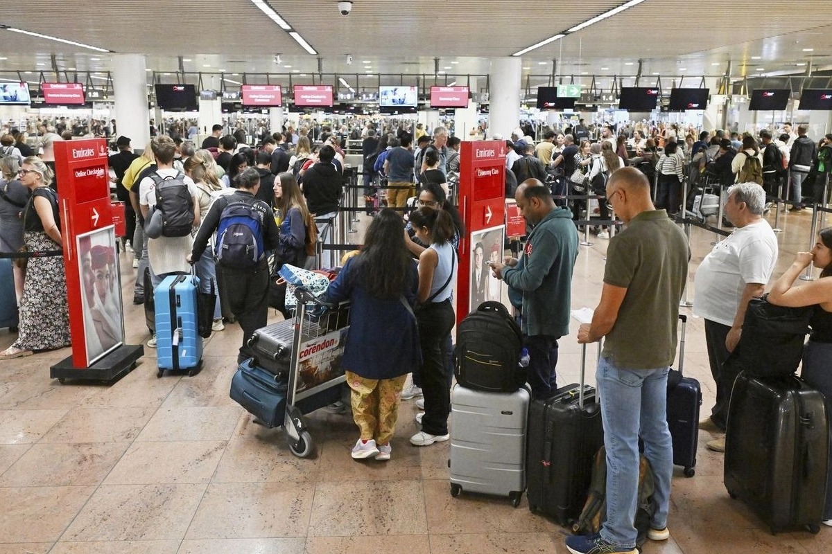 Δεύτερη ημέρα χάους σε αεροδρόμια: Τα σενάρια για κυβερνοεπίθεση ‑ Kαθυστερήσεις και ακυρώσεις πτήσεων